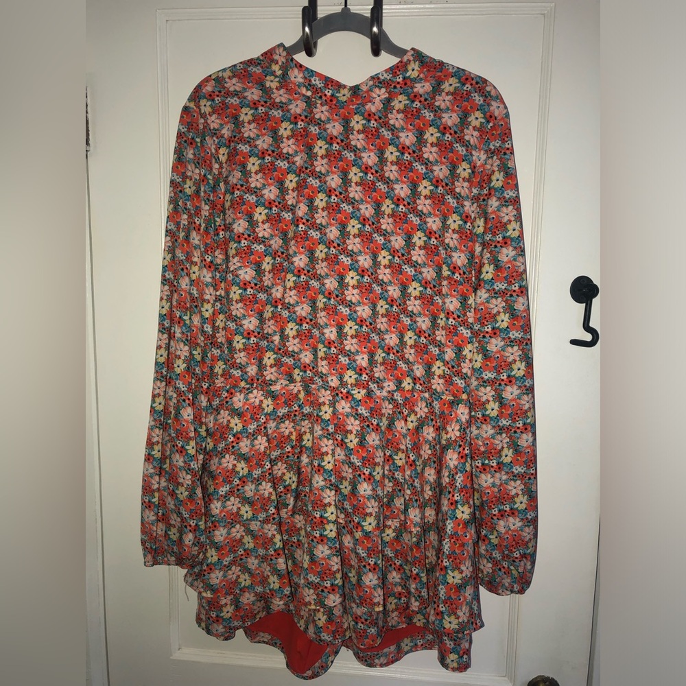 Long sleeved, floral romper XL